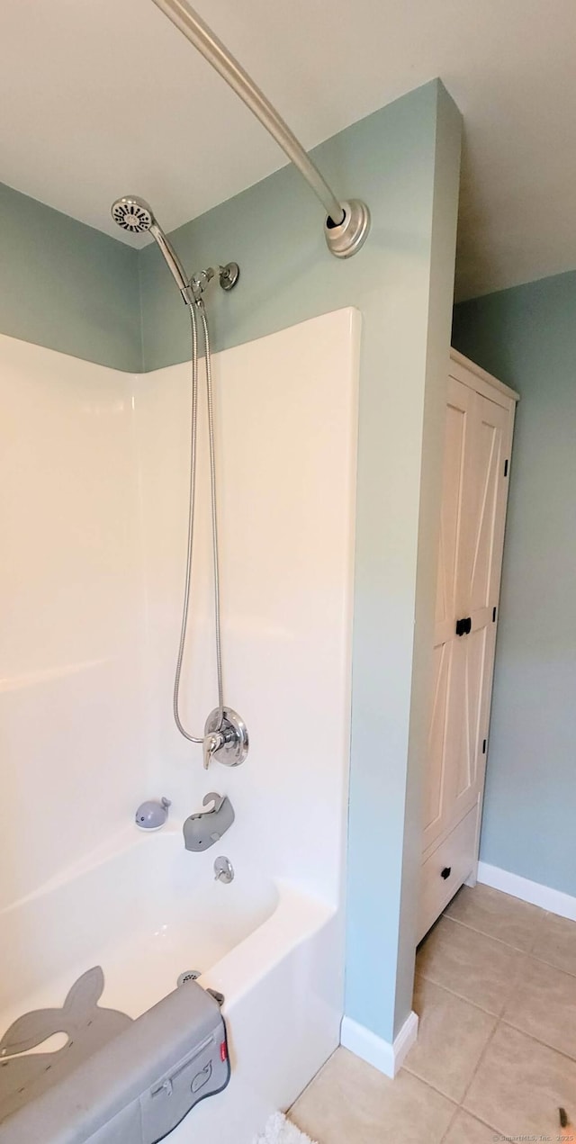 425 E Cotton Hill Rd, New Hartford, CT 06057 - full bath featuring shower / washtub combination and tile patterned floors