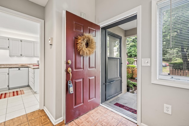 17 Font Hill Park Unit 17, Bloomfield, CT 06002 - foyer featuring baseboards