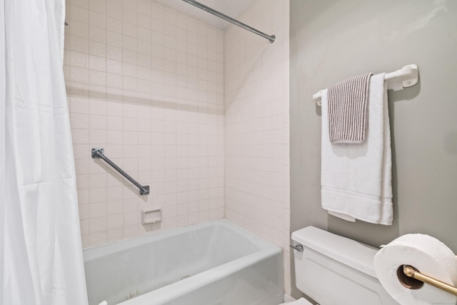 17 Font Hill Park Unit 17, Bloomfield, CT 06002 - full bathroom featuring shower / bath combo with shower curtain