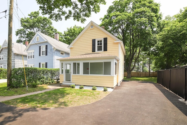 30 Ward Pl, West Haven, CT 06516 - view of front facade with asphalt driveway