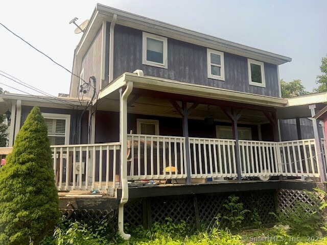 51 N Cliff St, Norwich, CT 06360 - rear view of house with a porch