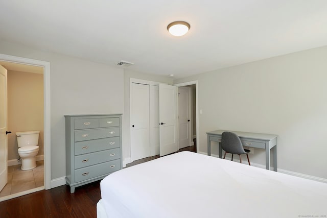 3743 Park Ave, Fairfield, CT 06825 - bedroom featuring dark wood-style flooring, a closet, and ensuite bath