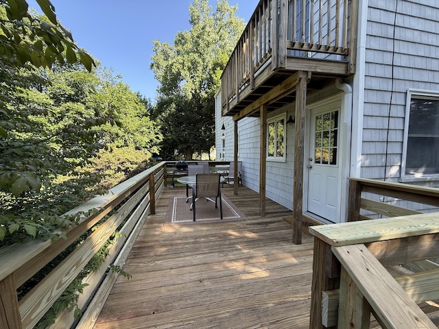 160 Disbrow St, Stratford, CT 06614 - wooden terrace with outdoor dining space