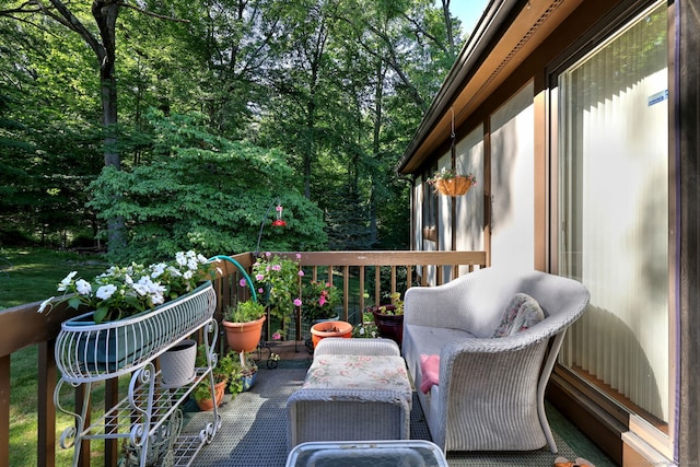 690 Forest Rd Unit 394, West Haven, CT 06516 - view of wooden terrace