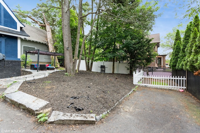 26 Trowbridge St, Waterbury, CT 06710 - fenced yard with a gate