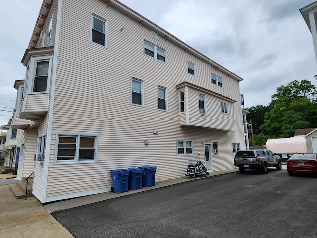 18 Hunters Ave, Norwich, CT 06380 - view of home's exterior