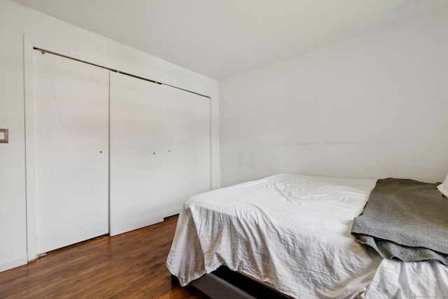 107 Carroll Rd, Hamden, CT 06517 - bedroom featuring wood finished floors and a closet