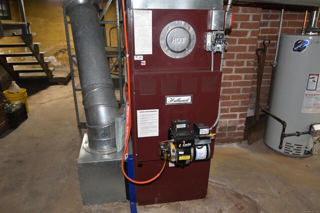 190 Victoria Rd, Hartford, CT 06114 - utilities featuring gas water heater