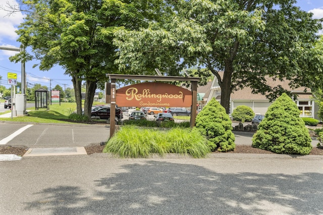 8 Carlisle Ct Unit 8, Brookfield, CT 06804 - view of community sign