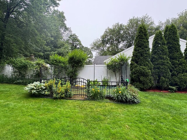 168 Cooper Ln, Hamden, CT 06514 - view of yard