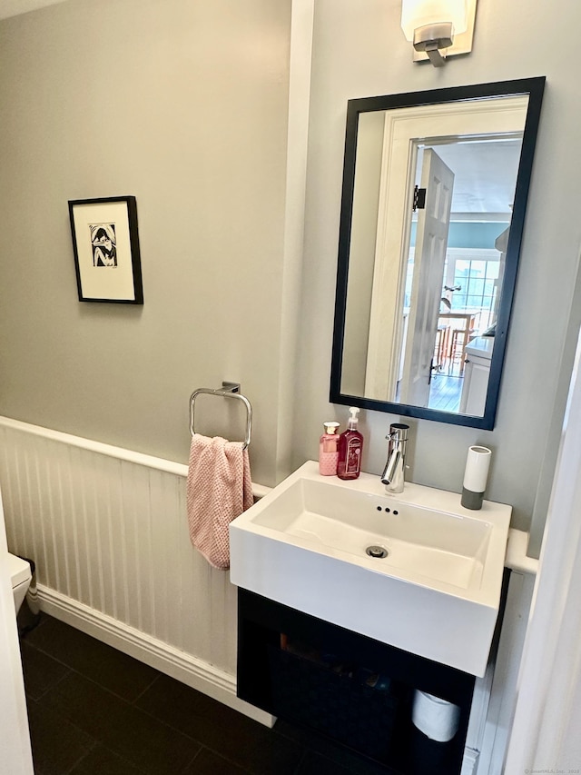 111 Spring Garden St, Hamden, CT 06517 - bathroom featuring toilet and vanity