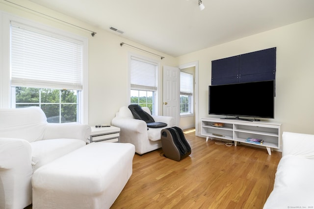 7 Castlewood Dr Unit 7, Monroe, CT 06468 - living room with light wood-style flooring