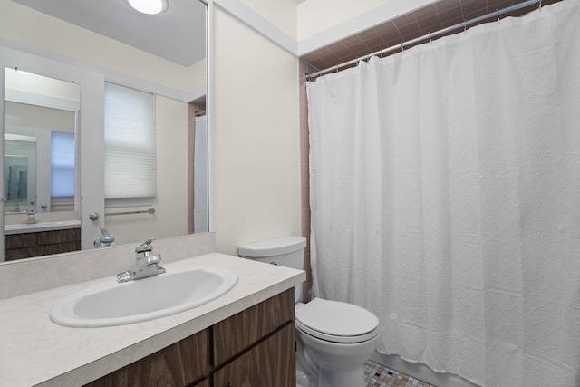 21 Heritage Cir Unit A, Southbury, CT 06488 - full bathroom featuring vanity and curtained shower