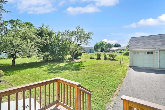 133 Griswold Rd, Wethersfield, CT 06109 - view of green lawn with a garage