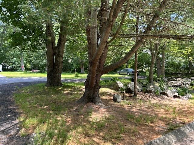 450 Toll Gate Rd, Groton, CT 06340 - view of yard