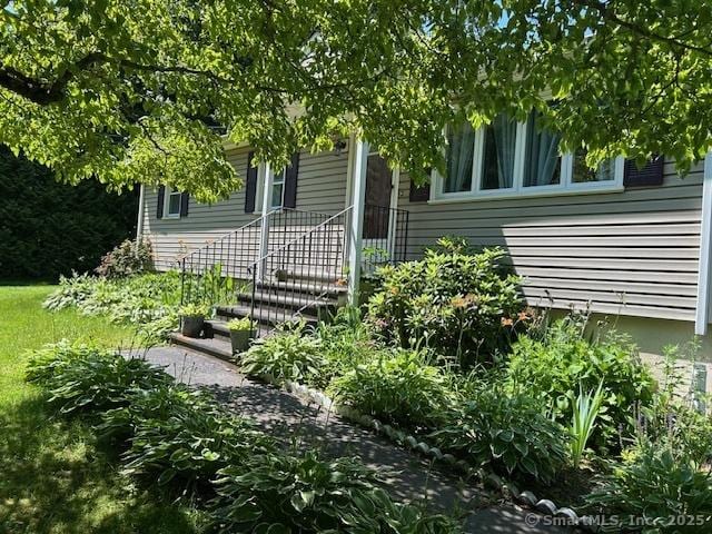 450 Toll Gate Rd, Groton, CT 06340 - property entrance
