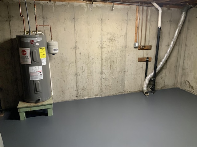 158 Webster Ct Unit 158, Newington, CT 06111 - unfinished below grade area with electric water heater