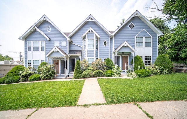 3 France St Unit B, Norwalk, CT 06851 - victorian-style house with a front yard