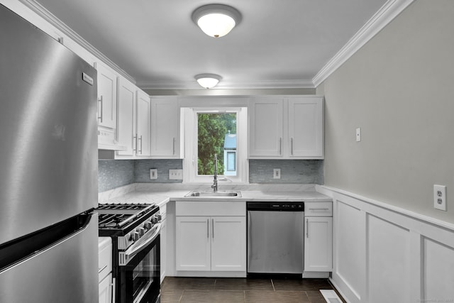 189 High Top Cir W Unit 189, Hamden, CT 06514 - kitchen with stainless steel appliances, under cabinet range hood, crown molding, light countertops, and white cabinetry