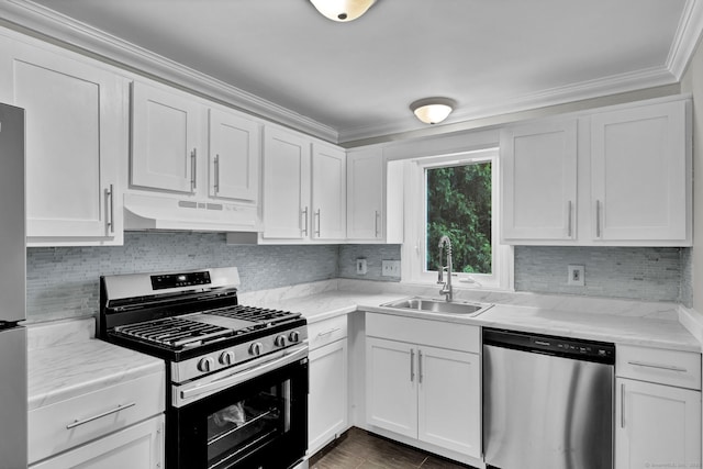 189 High Top Cir W Unit 189, Hamden, CT 06514 - kitchen featuring appliances with stainless steel finishes, under cabinet range hood, white cabinetry, and crown molding