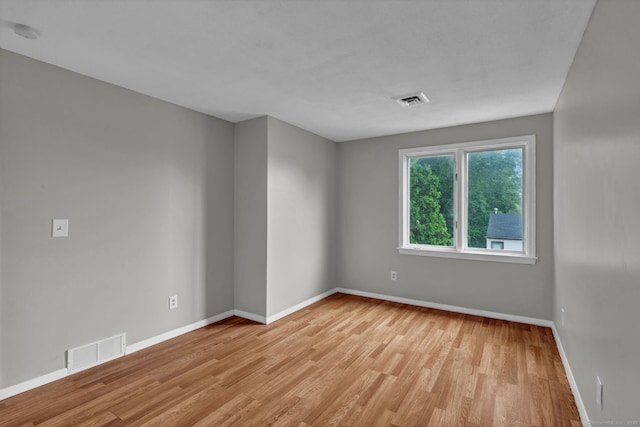 189 High Top Cir W Unit 189, Hamden, CT 06514 - unfurnished room with light wood-style flooring and a smoke detector
