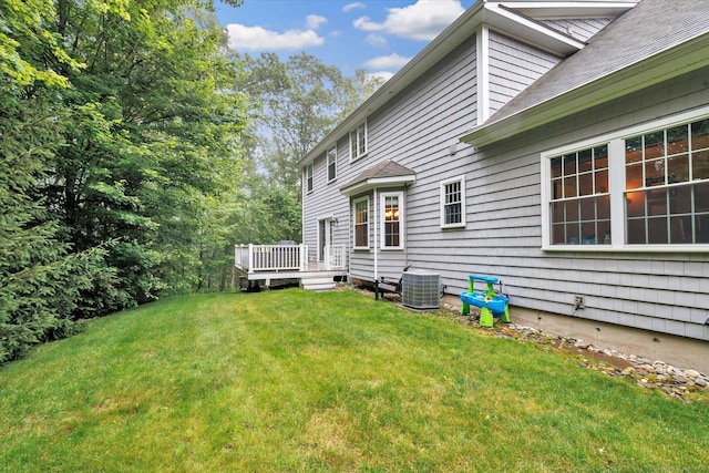 27 Bartlett Ln Unit 27, Shelton, CT 06484 - view of green lawn with a deck