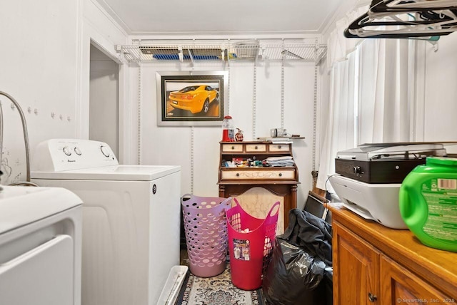 114 Prospect St, Norwich, CT 06360 - washroom featuring washing machine and dryer