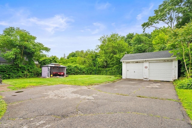 114 Prospect St, Norwich, CT 06360 - detached garage with a shed