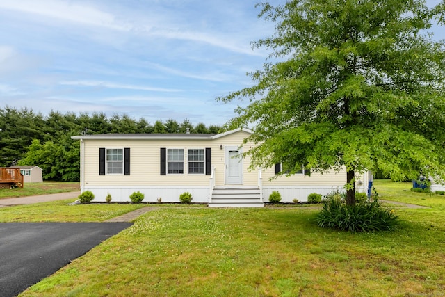 8 Haley Ln, Windham, CT 06256 - manufactured / mobile home with a front yard
