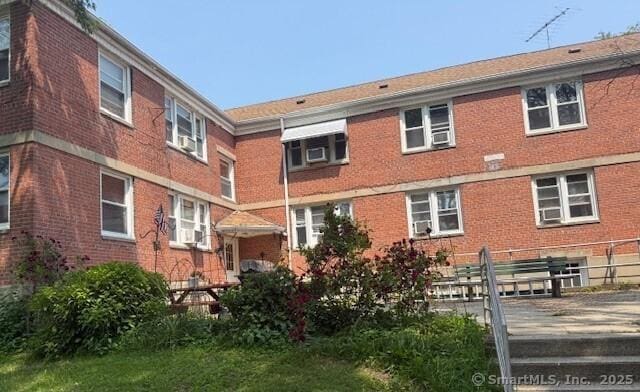347 Weber St Unit 21Building 97, Stratford, CT 06614 - back of property with brick siding