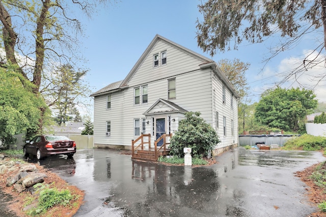 view of front of property
