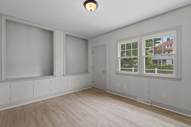 119 Westwood Rd, New Haven, CT 06515 - spare room with light wood-type flooring