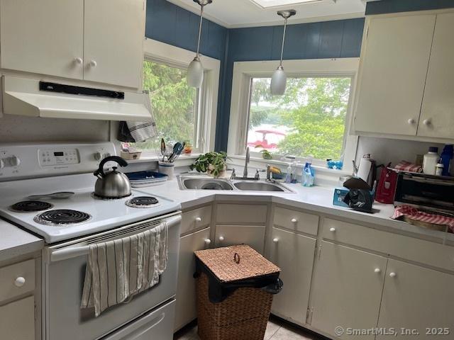 185 Deepwood Dr, Hebron, CT 06231 - photo 4