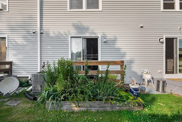 484 First Ave Unit 12, West Haven, CT 06516 - back of property