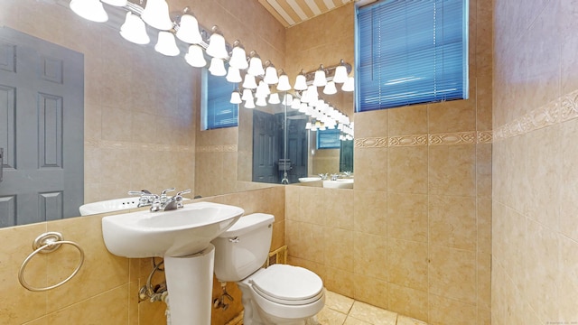 167 George St, Hartford, CT 06114 - bathroom featuring tile walls and tile patterned floors
