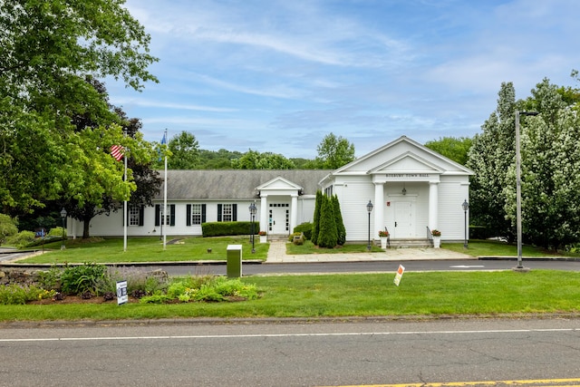 103 Chalybes Rd W, Roxbury, CT 06783 - view of front of home featuring a front lawn
