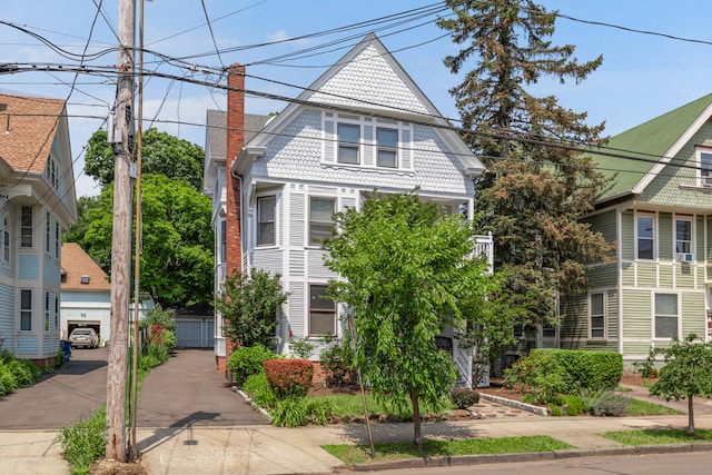 48 Livingston St, New Haven, CT 06511 - victorian home with a detached garage