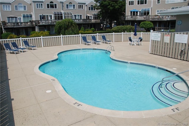 73 Harbour View Pl Unit 73, Stratford, CT 06615 - community pool with a patio