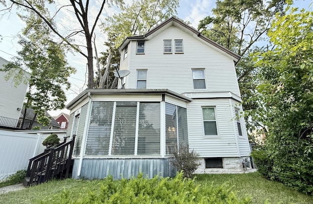 14 Natalie St, Hartford, CT 06106 - back of property with a sunroom