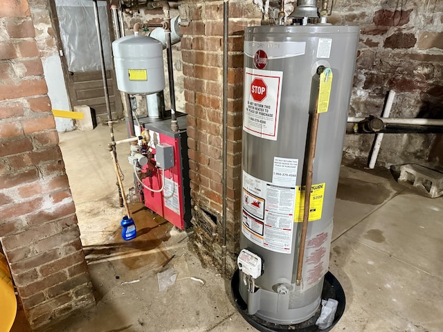 14 Natalie St, Hartford, CT 06106 - utility room featuring gas water heater and a heating unit
