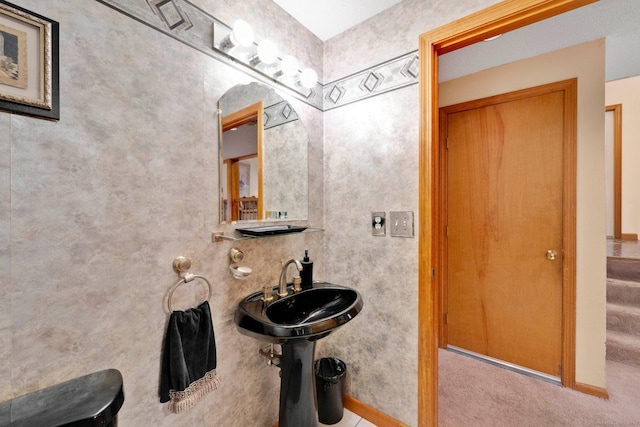 17 Landing Cir, Windsor, CT 06095 - bathroom featuring a sink and baseboards