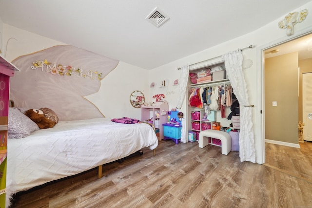 7 Derbyshire Unit 7, Derby, CT 06418 - bedroom with wood finished floors and a closet