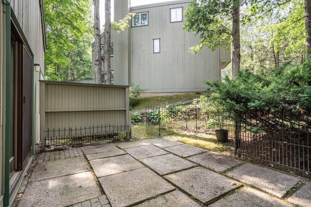 2 Talcott Gln Unit F, Farmington, CT 06032 - view of patio / terrace