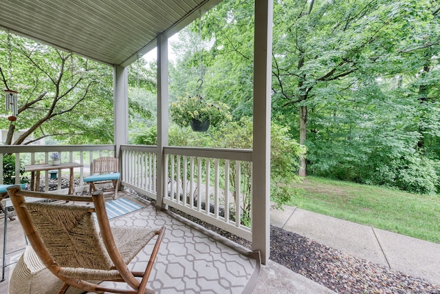 33 Langdon Ct Apt Cl4, Berlin, CT 06037 - view of wooden porch
