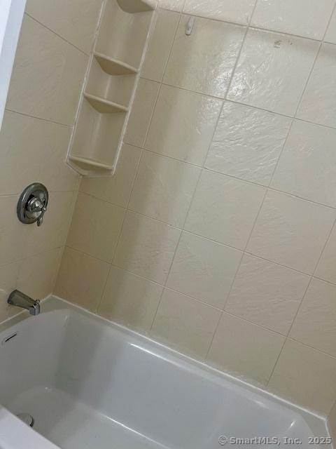 489 Adams St, Manchester, CT 06040 - bathroom featuring shower / bathtub combination