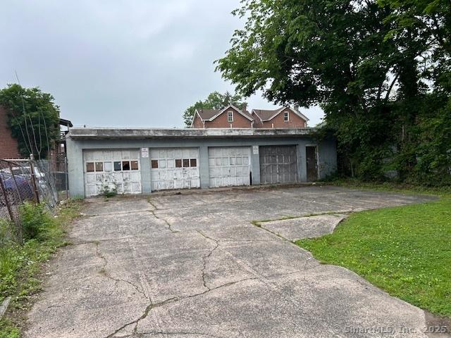 358 Orchard St, New Haven, CT 06511 - view of detached garage