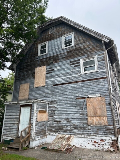 358 Orchard St, New Haven, CT 06511 - rear view of property with entry steps
