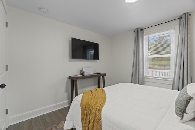18 King St, Old Saybrook, CT 06475 - bedroom with baseboards and wood finished floors