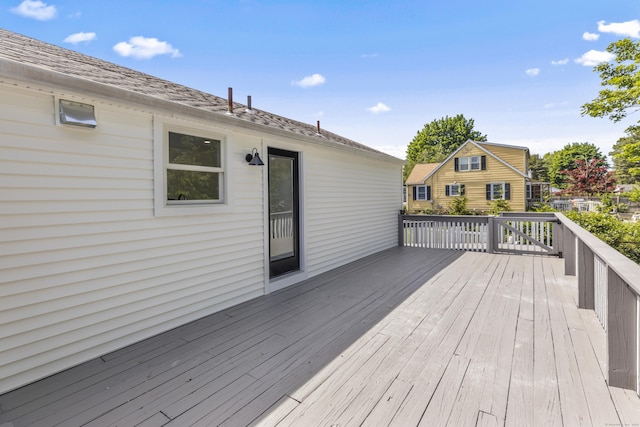 18 King St, Old Saybrook, CT 06475 - view of wooden terrace