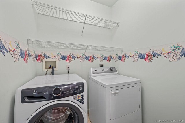 9 Meadowview Ct Unit 9, Canton, CT 06019 - laundry area with independent washer and dryer